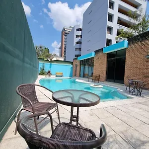 Central 10 Boutique Hostel
